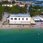 Beach Rooms Riviera - Zuta Kuca