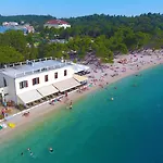 Beach Rooms Riviera - Zuta Kuca