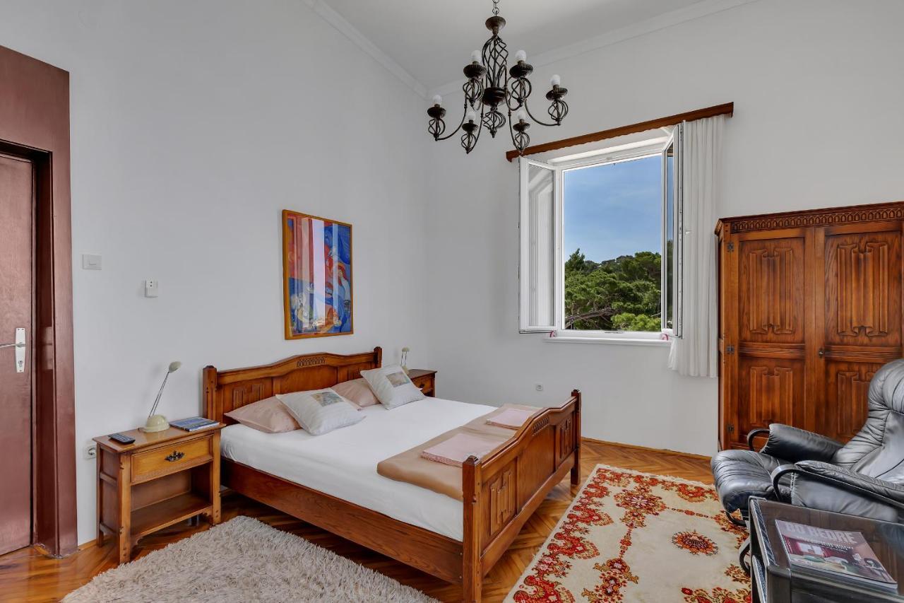 Guest house Beach Riviera - Zuta Kuca Makarska