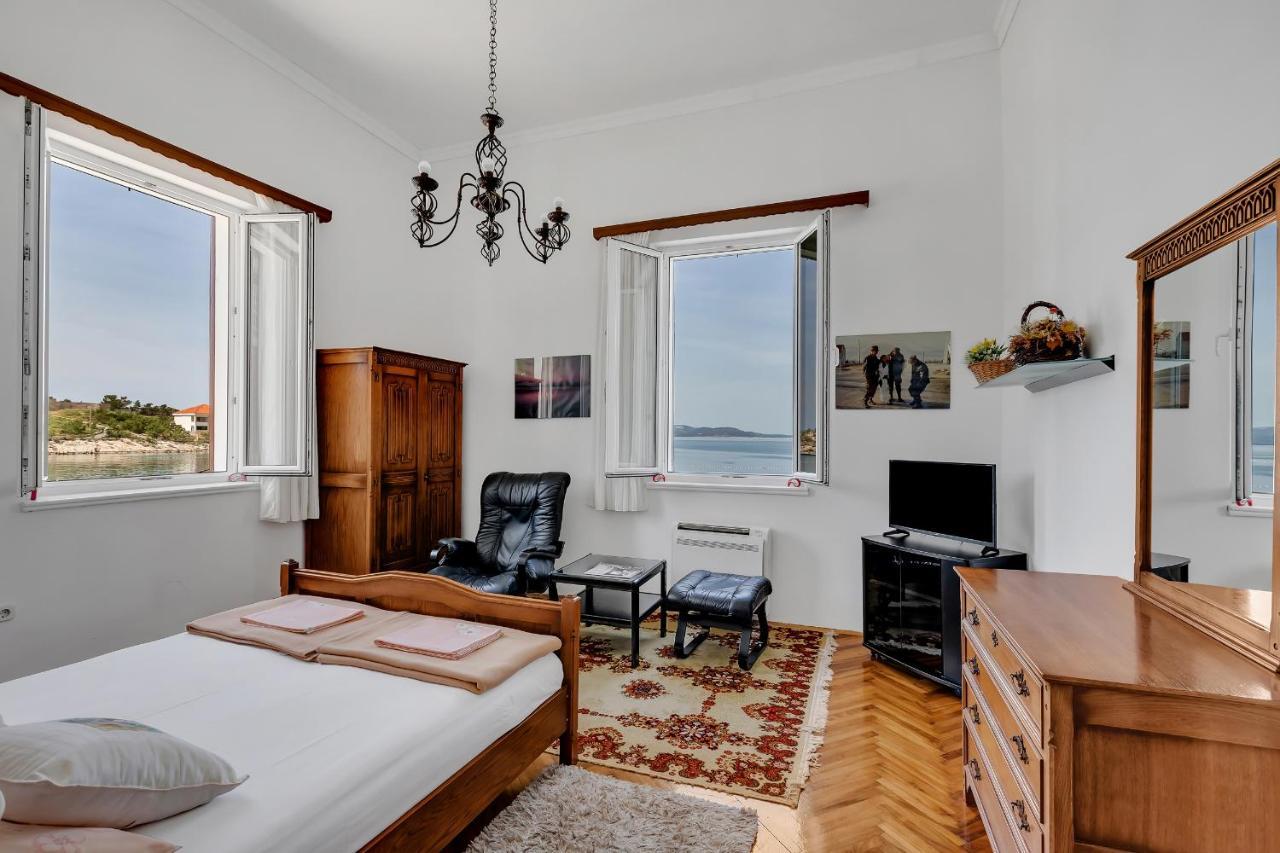 Beach Riviera - Zuta Kuca Pensjonat *
